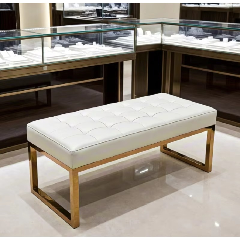 Luxury Watch Boutique - Banco de Espera Artesanal com Botões,
