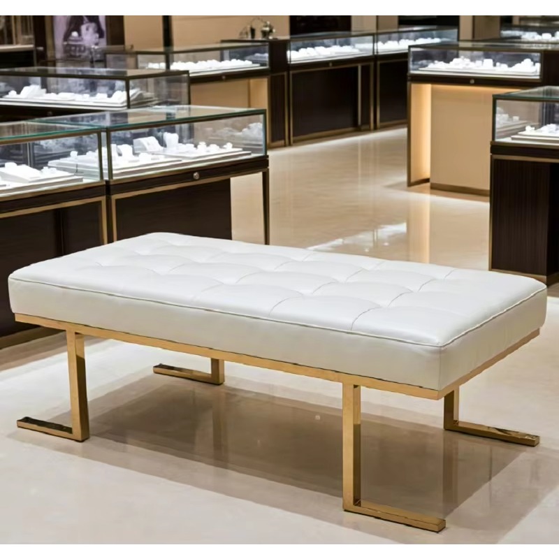 Banco de Espera Artesanal com  - Luxury Watch Boutique avaliação e preço
